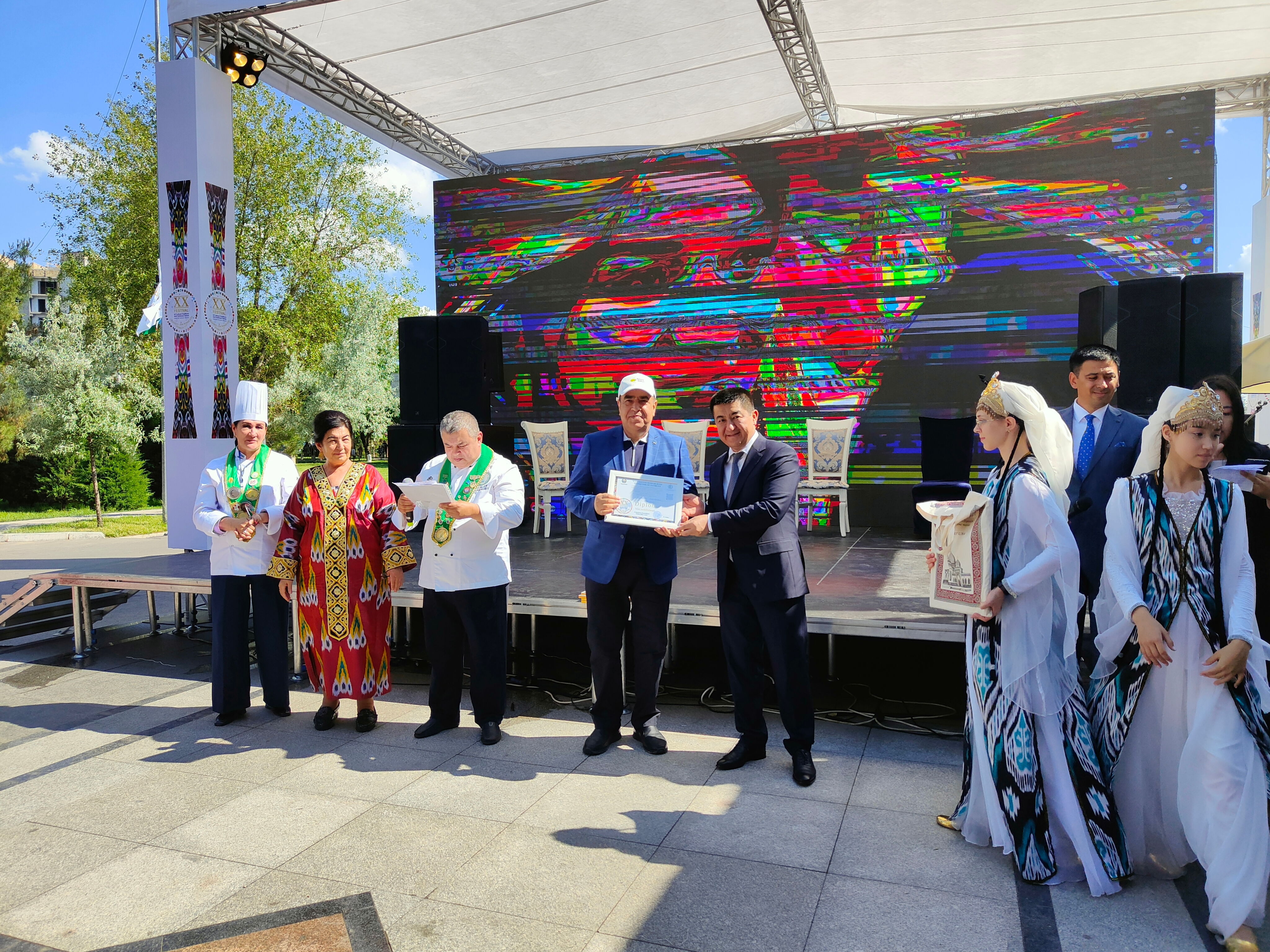 XX madaniy an'analar va milliy taomlar Festivali