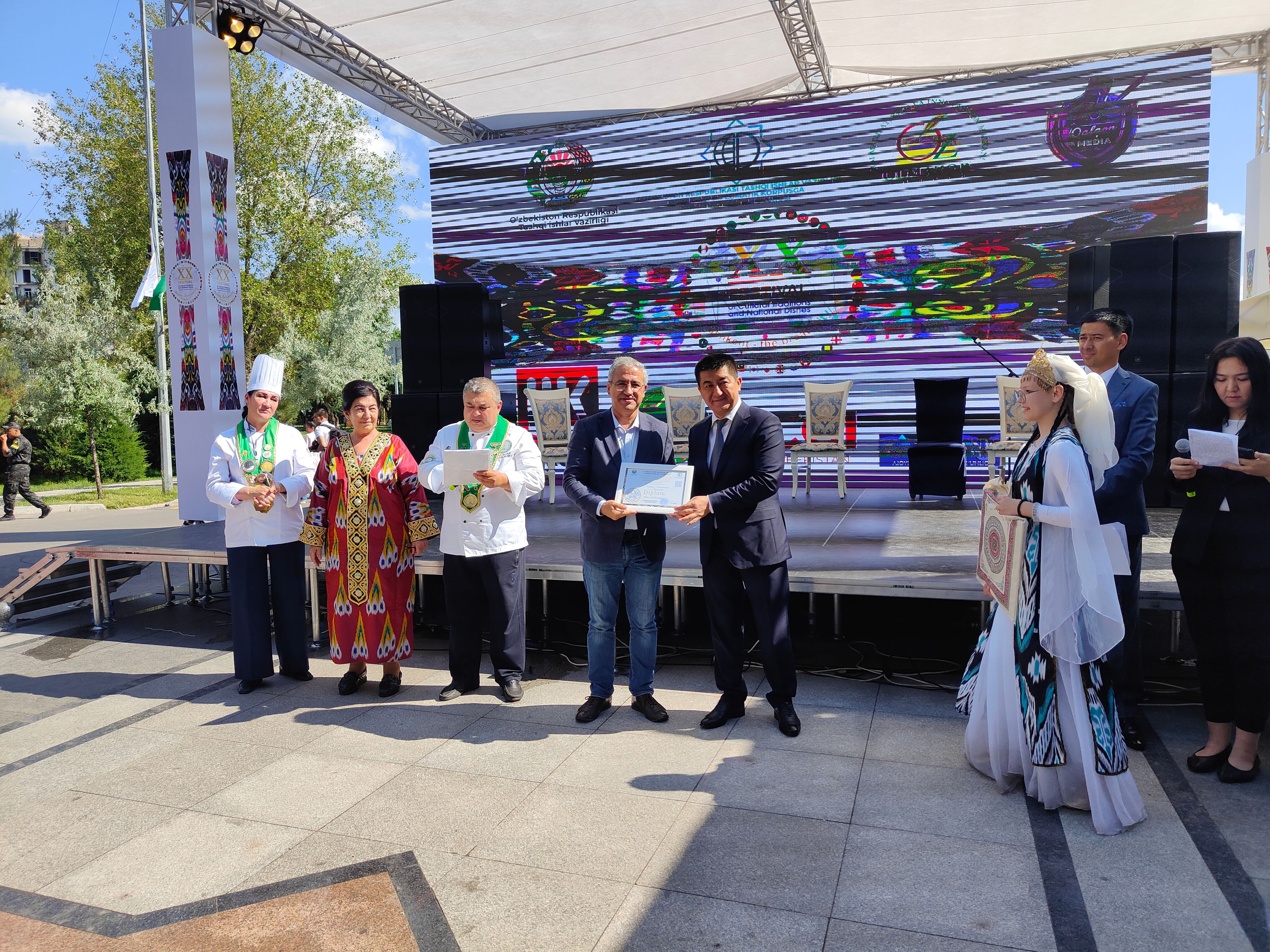 XX madaniy an'analar va milliy taomlar Festivali